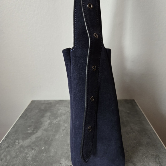 Coach Hadley Shoulder Bag - Picture 3 of 7